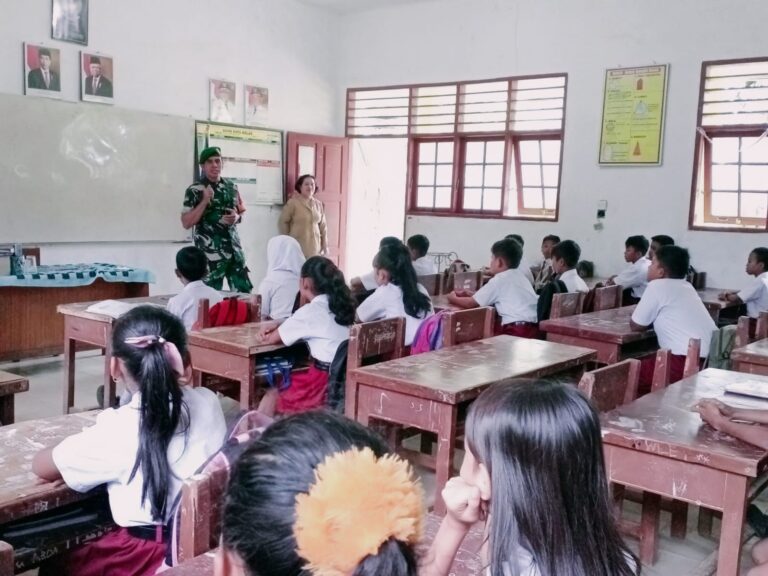 Babinsa Bahorok Berikan Materi Wawasan Kebangsaan Di Sekolah Lokasi TMMD) Ke – 118