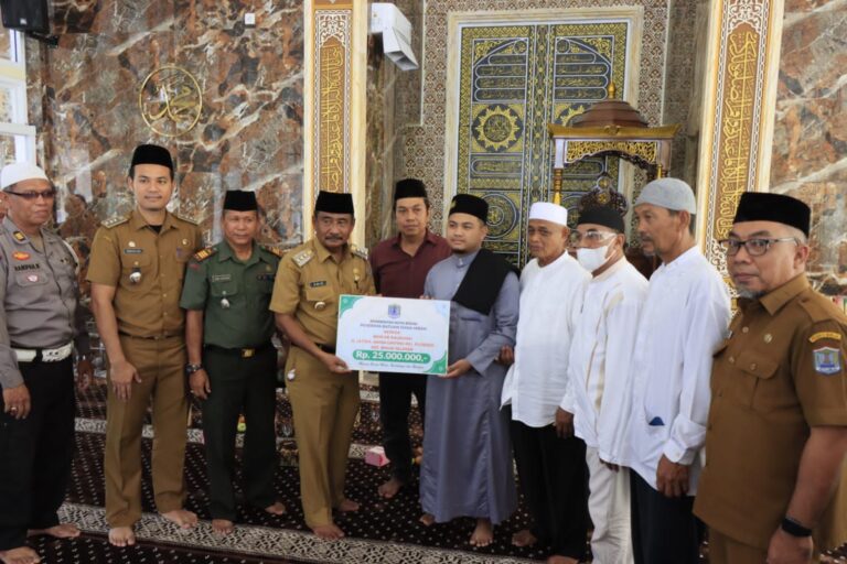 Wali Kota Binjai, Hadiri Halal Bi Halal, Serahkan Bantuan Dana Hibah Masjid Al Musanif Ar Raudah